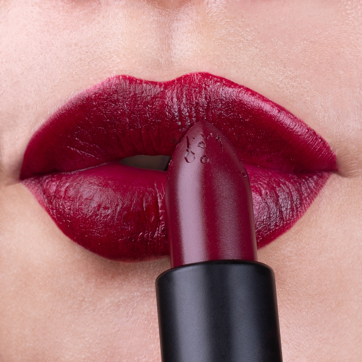 PREVENTA Labial El Conjuro Lethal Cosmetics